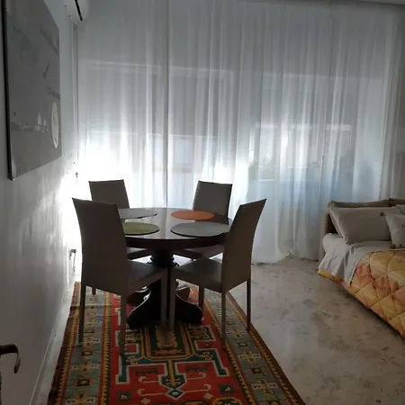 Lägenhet Betel House - Con Due Da Letto Bari